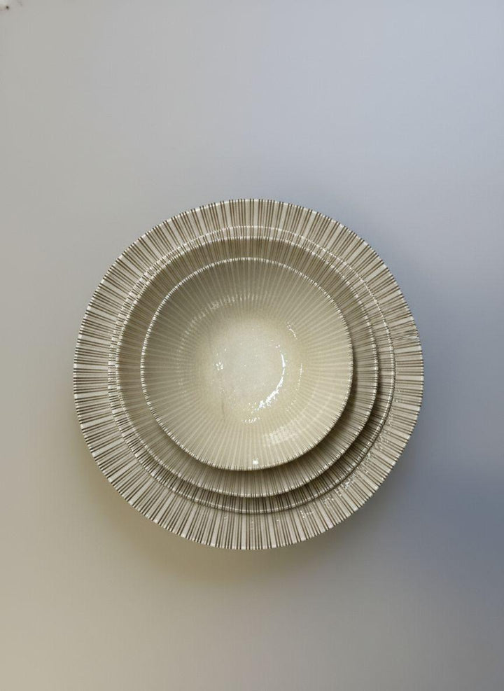 Ipek Sahara Serviesset 24-delig – Porselein – Beige met Lijnenstructuur – Modern &amp; Sfeervol