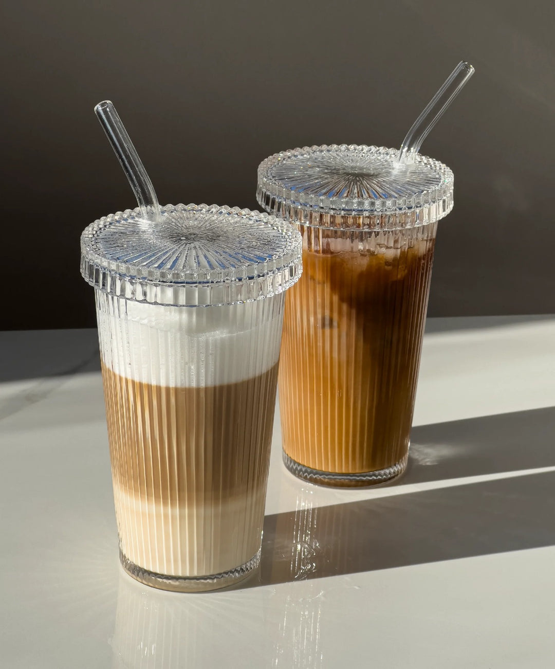 Paris Drinkglas - set van 1 drinkglas met deksel en rietje