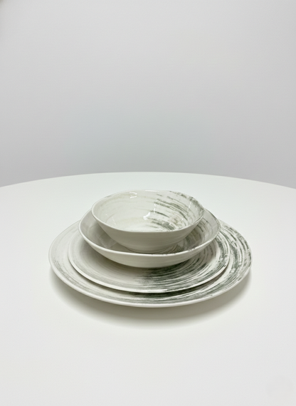 Ipek Olive Serviesset 24-delig – Porselein – Wit met Groene Swirl – Artistiek & Modern